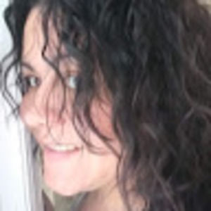 Meet your Posher, Yanira